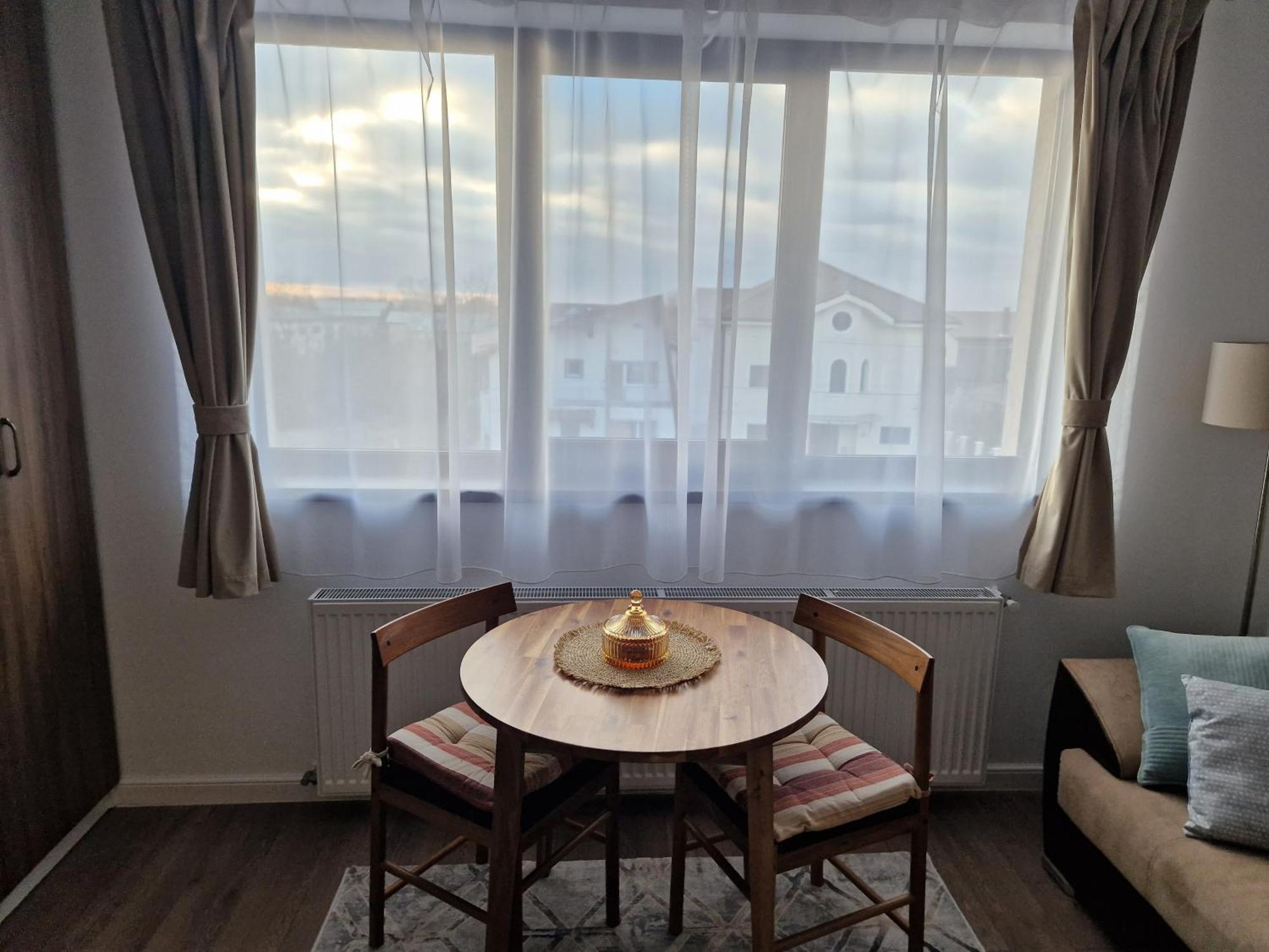 Craitelor Boutique Airport Apartment Отопени Екстериор снимка